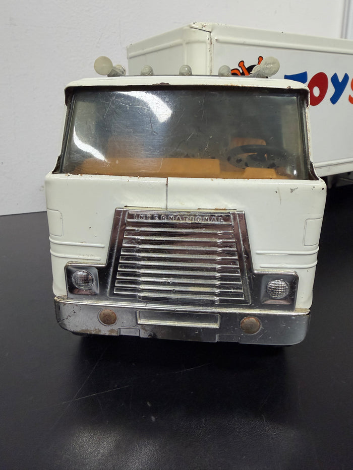 Ertl Toys "R" Us Vintage Die Cast Tractor Trailer Truck (1990)