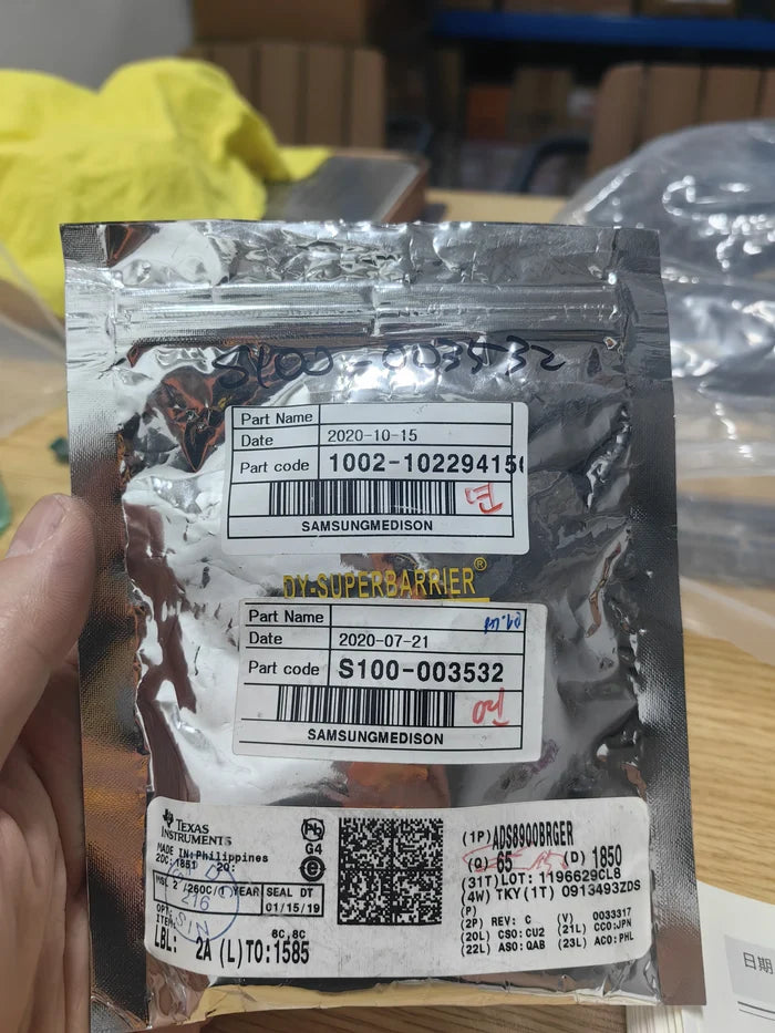 ADS8900BRGER VQFN24 IC Chip New in Stock Electronic Components