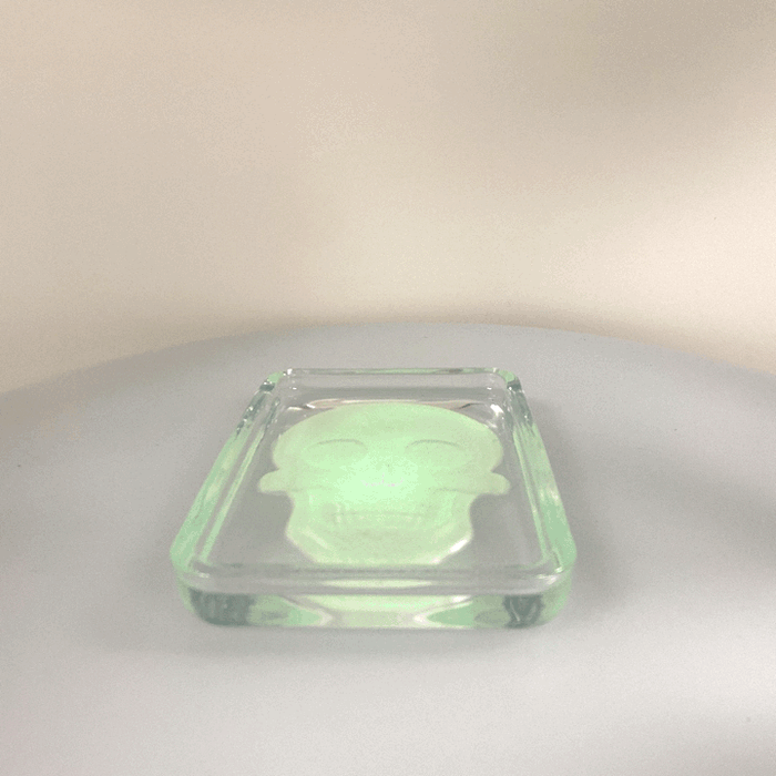 Glow in The Dark Skull Glass Rolling Tray - 6 Pieces Per Retail Ready Display 22066 SMOKEZILLA