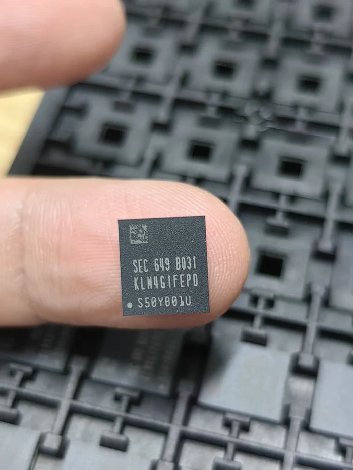KLM4G1FEPD B031 FBGA153 4GB EMMC Flash Memory IC Chip New in Stock Electronic Components