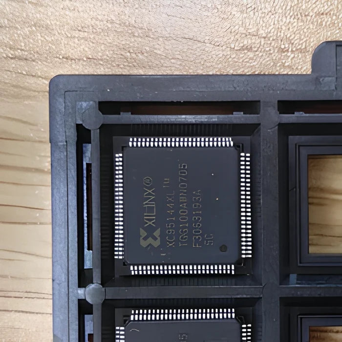 XC95144XL-TQG100 TQFP-100 CPLD Complex Programmable Logic Device IC Chip New in Stock Electronic Components
